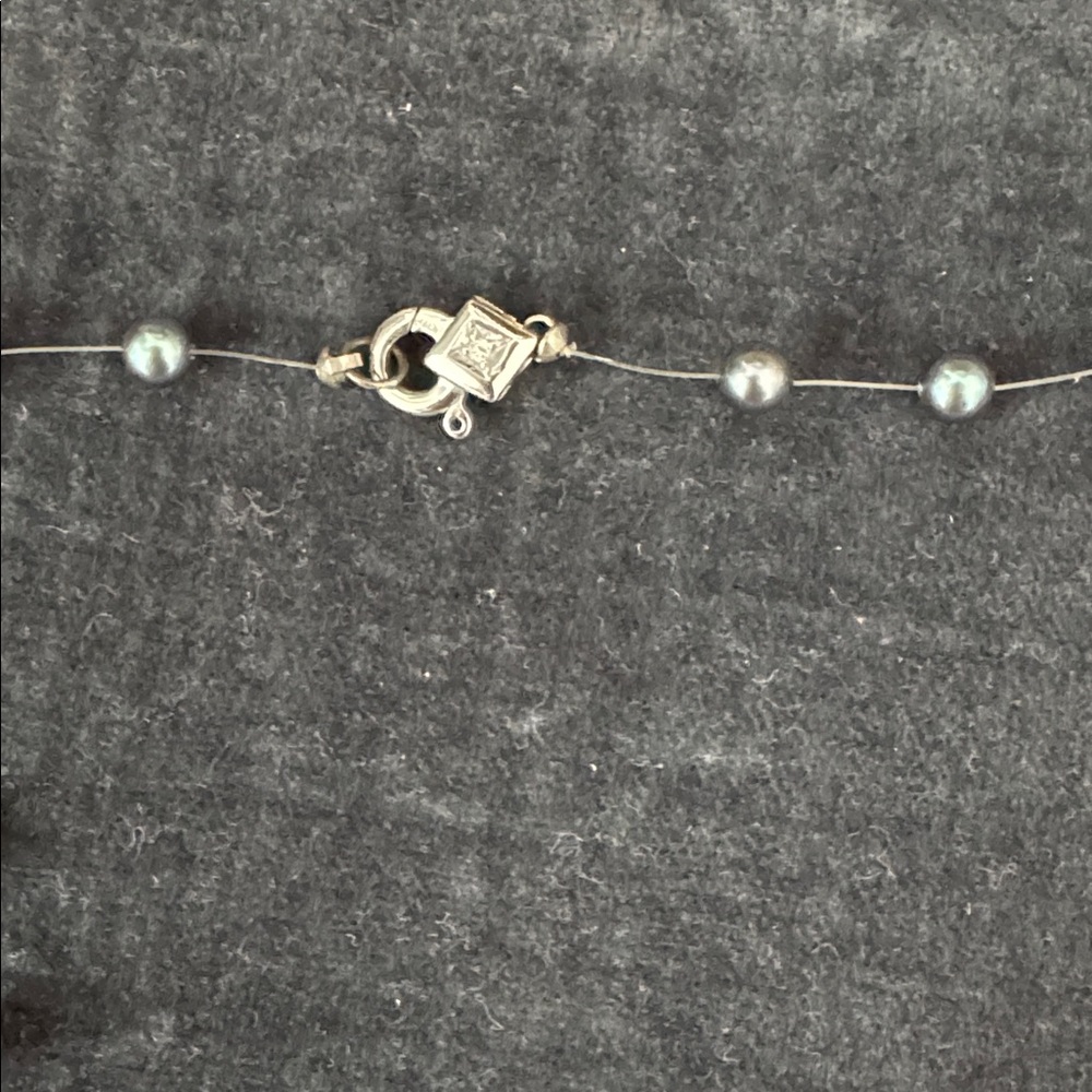 Black Pearl “Tin Cup” necklace with white gold/ diamond clasp - Picture 4 of 5